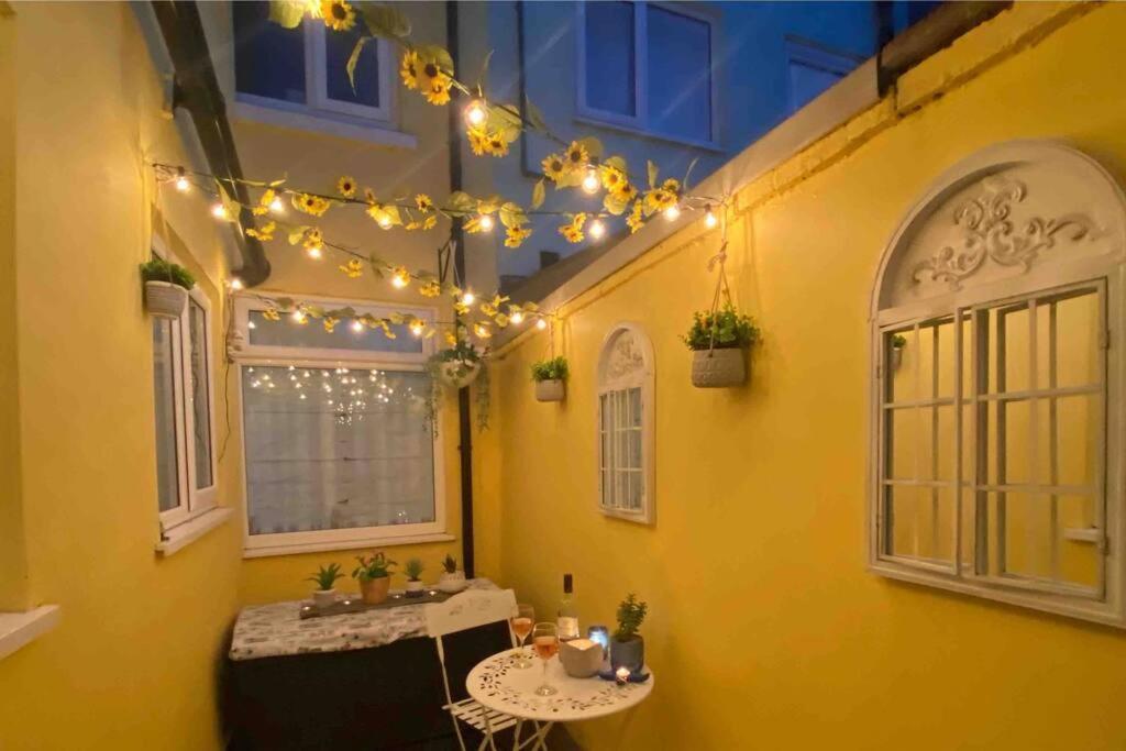 Lilly'S Cottage, Filey, Sleeps 8 Ngoại thất bức ảnh